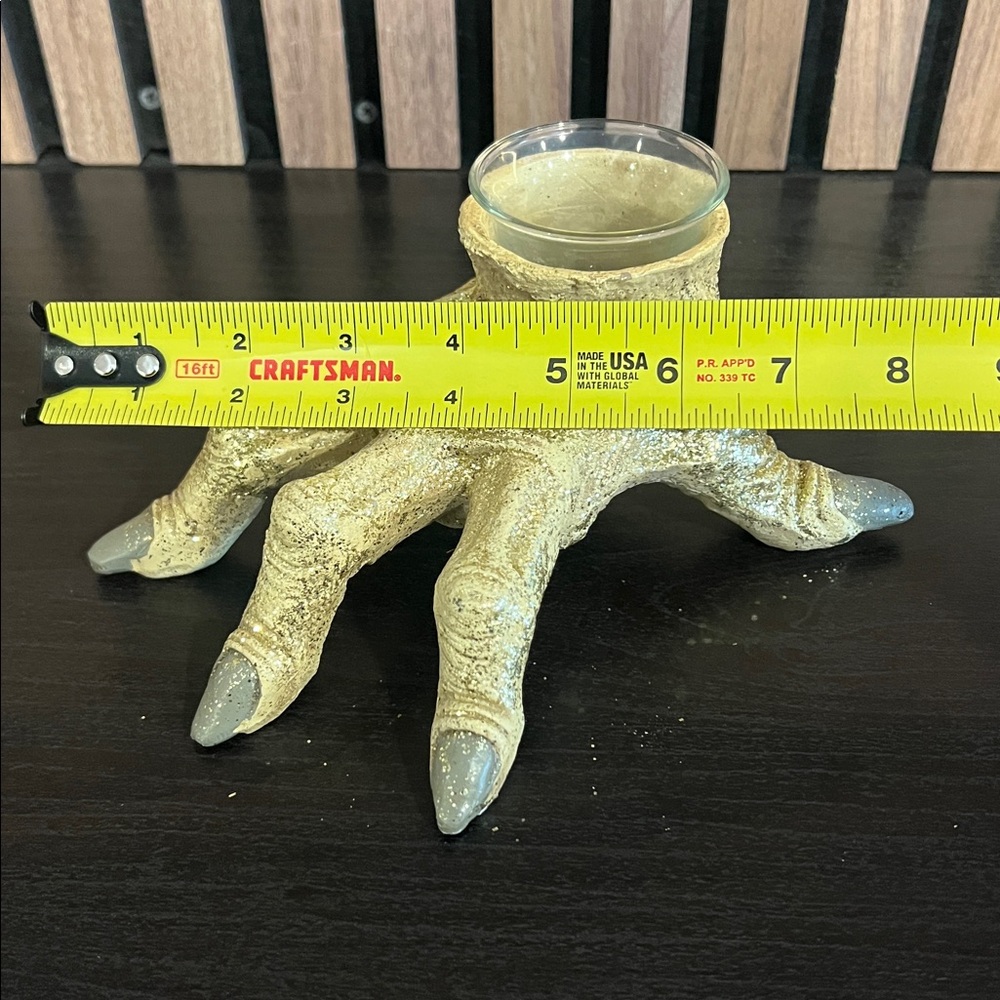 Large zombie hand candle holder - Picture 7 of 10